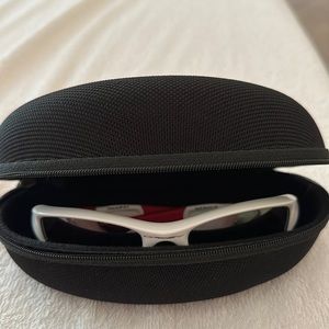 Boys Oakley MLB St Louis Cardinals baseball sunglasses